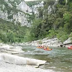 Maison De Village Au Bord De L'eau 度假居 *