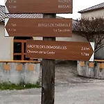 Maison De Village Au Bord De L'eau