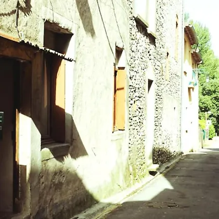 Maison De Village Au Bord De L'eau Holiday home