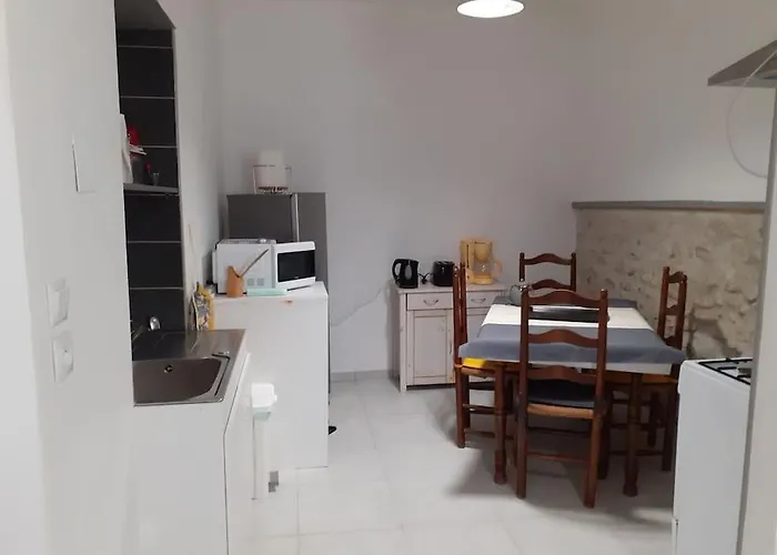 Сasa de vacaciones Maison De Village Au Bord De L'eau