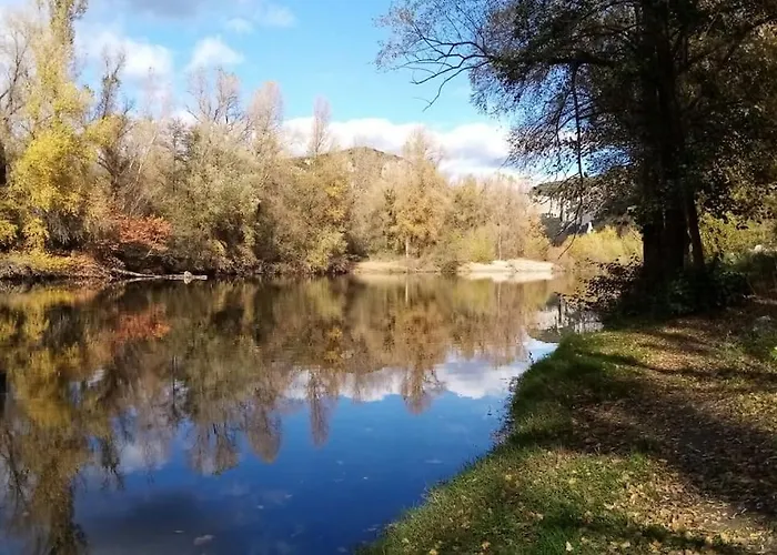 Сasa de vacaciones Maison De Village Au Bord De L'eau Saint-Bauzille-de-Putois